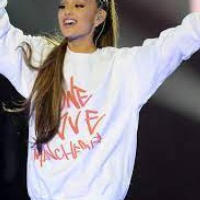 arianagrandemerch
